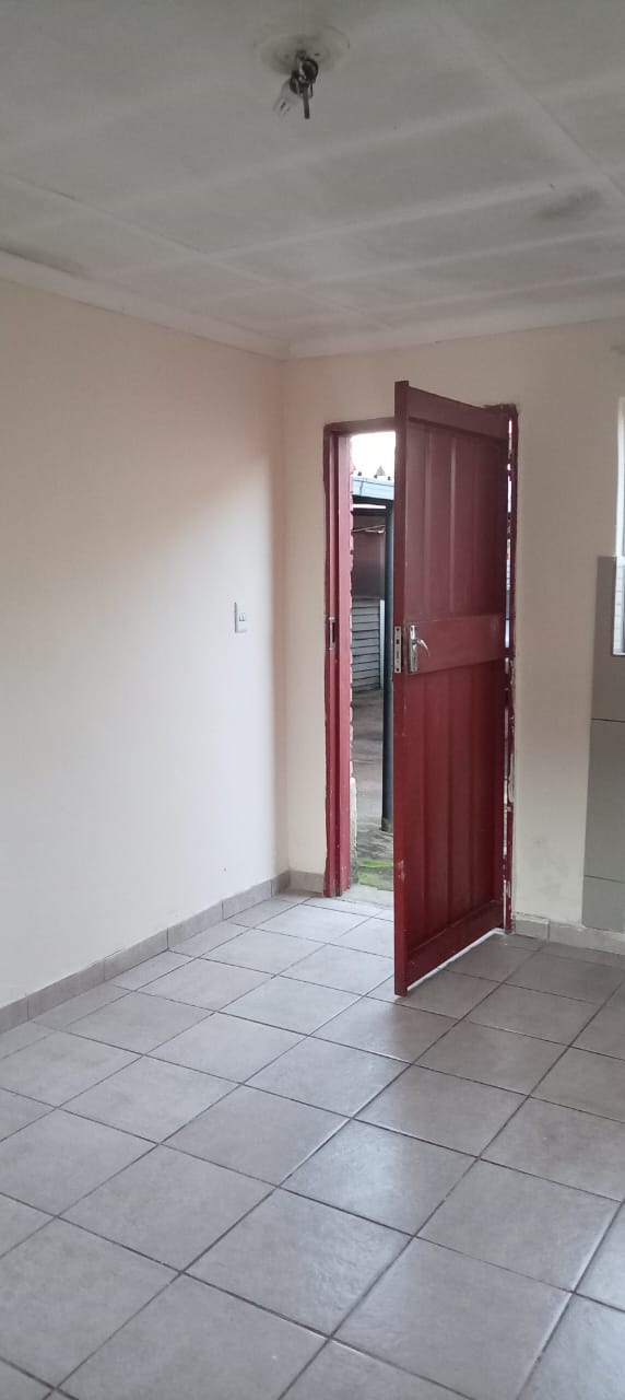 To Let 1 Bedroom Property for Rent in Promosa North West